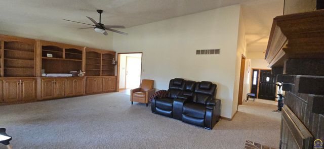 9020 SW Wanamaker Rd, Wakarusa, KS 66546