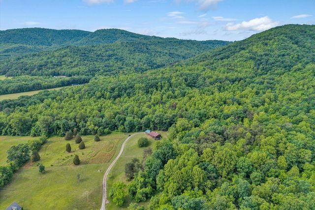 1550 Vernon LN, Blue Ridge, VA 24064