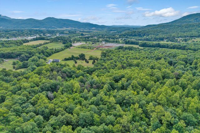 1550 Vernon LN, Blue Ridge, VA 24064