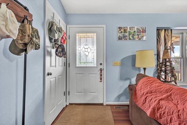 1550 Vernon LN, Blue Ridge, VA 24064