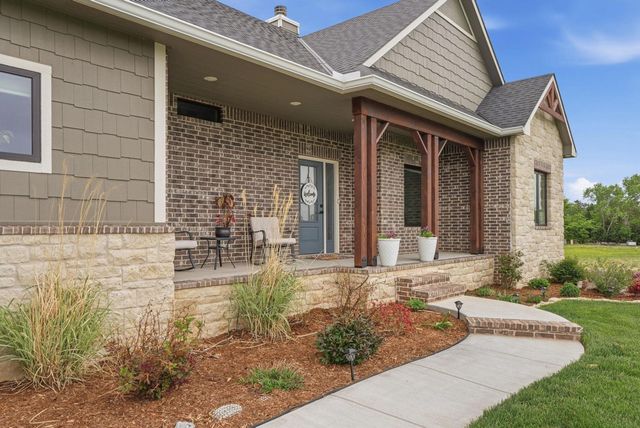 106 S Estes St, Garden Plain, KS 67050