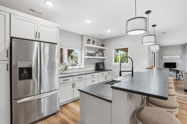 106 S Estes St, Garden Plain, KS 67050