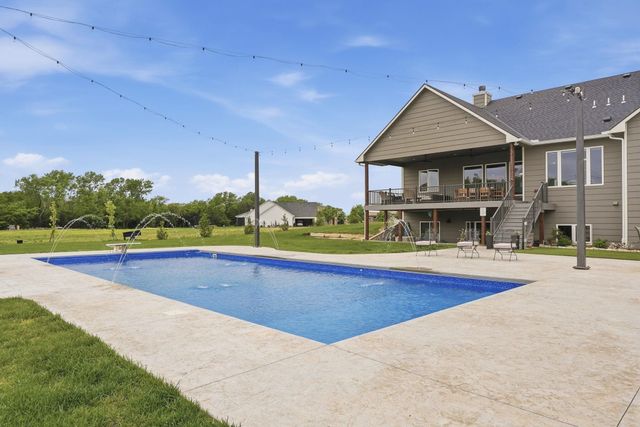 106 S Estes St, Garden Plain, KS 67050