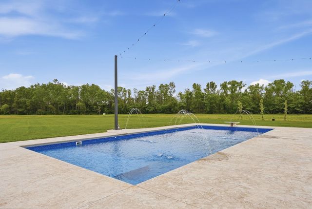 106 S Estes St, Garden Plain, KS 67050