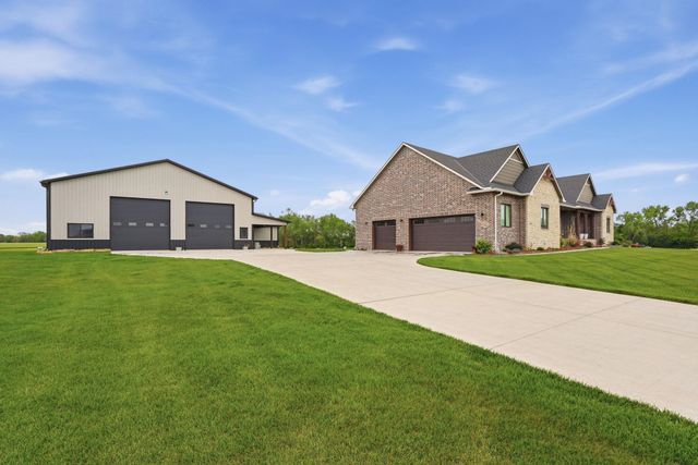 106 S Estes St, Garden Plain, KS 67050