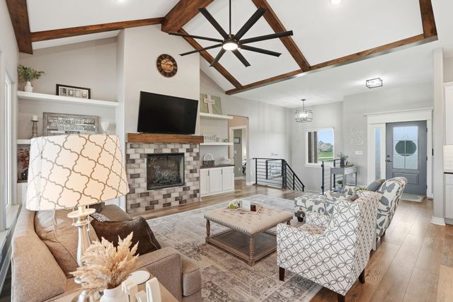 106 S Estes St, Garden Plain, KS 67050