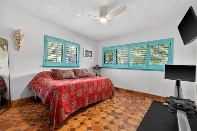 6213 12TH AVENUE S, Gulfport, FL 33707