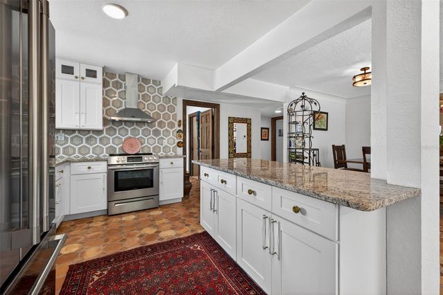 6213 12TH AVENUE S, Gulfport, FL 33707