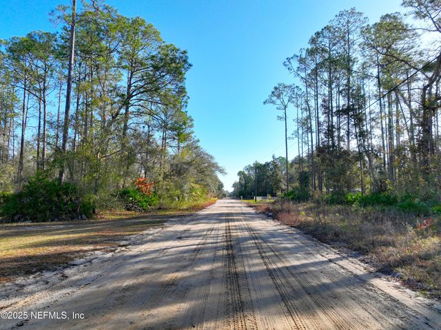 117 GLISSON Street, Interlachen, FL 32148