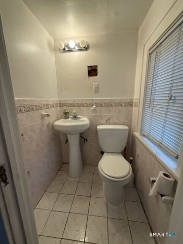 39 Bayview Avenue, Norwalk, CT 06854