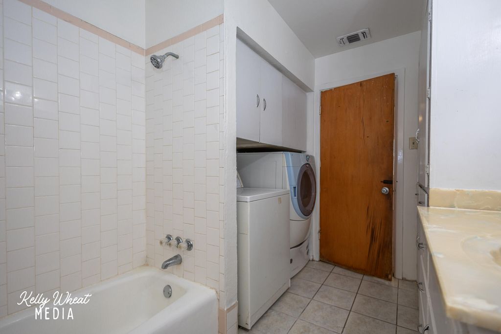 Image 15 of property listing at 2547 Culver Avenue, San Angelo, TX 76904