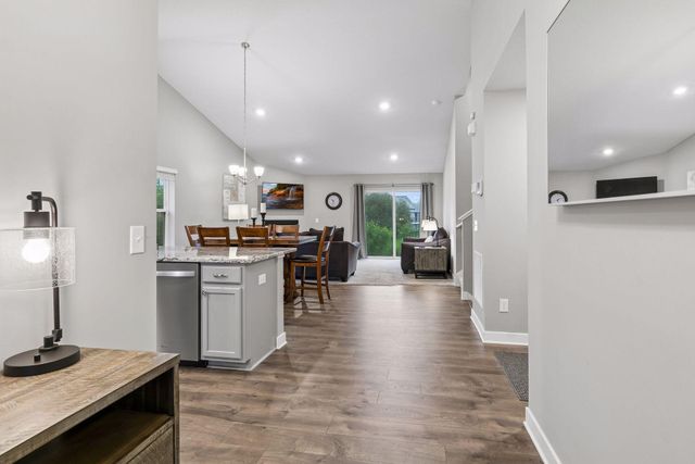 20566 Glade Avenue, Lakeville, MN 55044