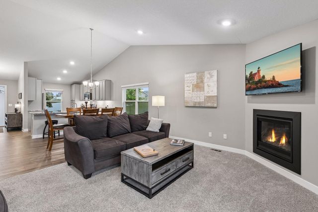 20566 Glade Avenue, Lakeville, MN 55044