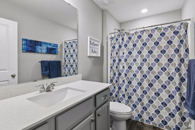 20566 Glade Avenue, Lakeville, MN 55044