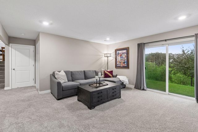 20566 Glade Avenue, Lakeville, MN 55044