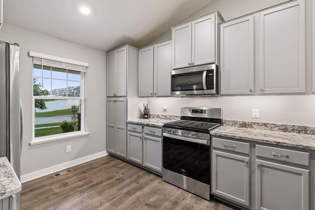 20566 Glade Avenue, Lakeville, MN 55044