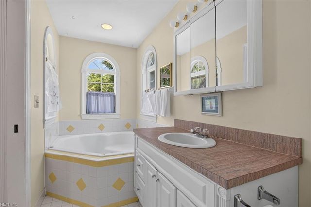 207 89th ST, Virginia Beach, VA 23451