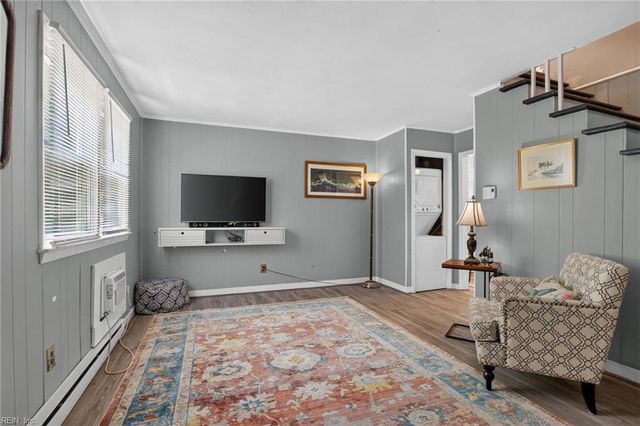 207 89th ST, Virginia Beach, VA 23451