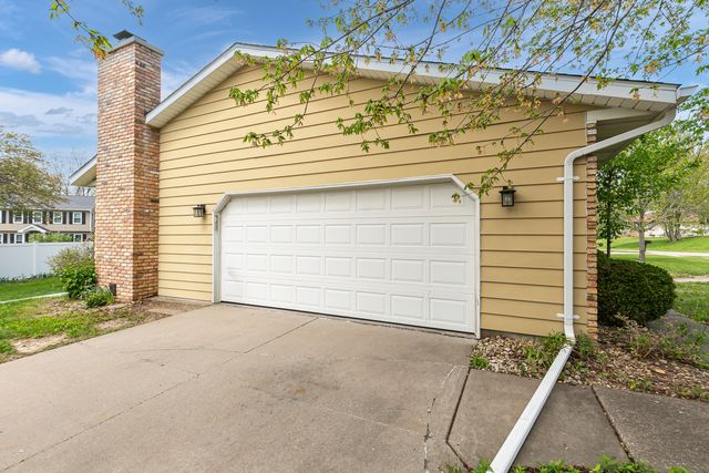 3503 32ND Street, Moline, IL 61265