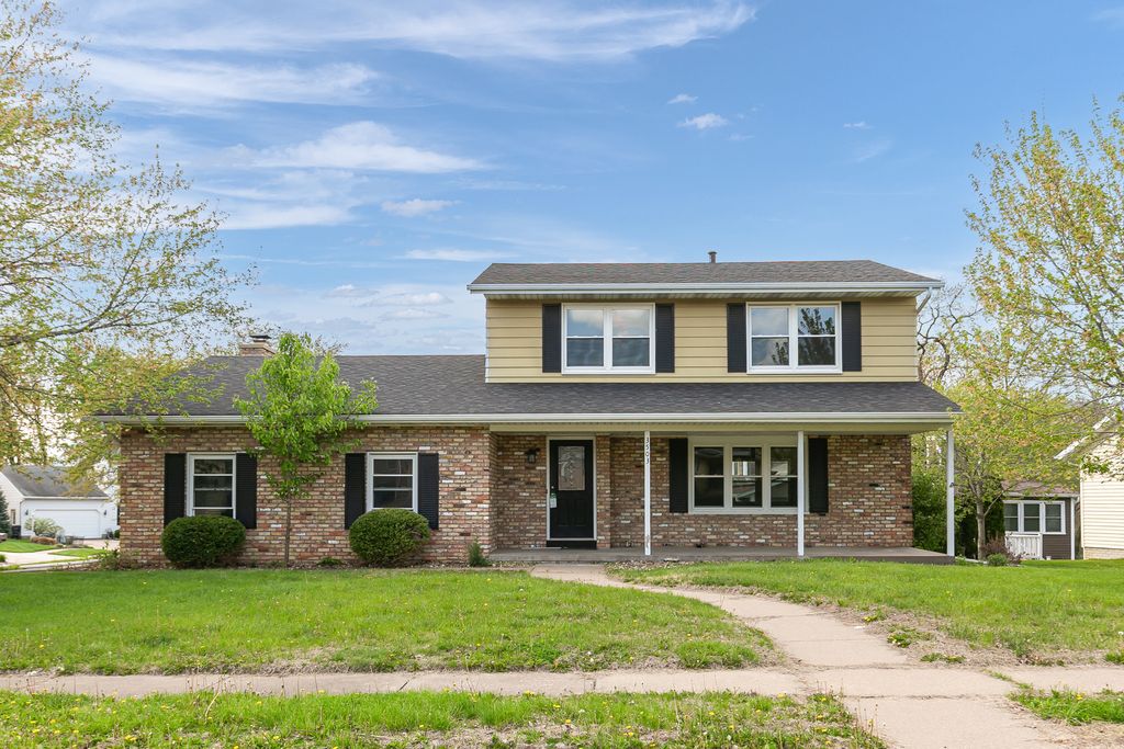 3503 32ND Street, Moline, IL 61265