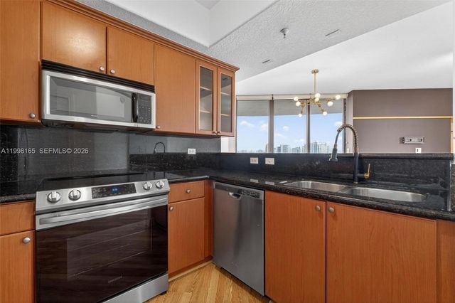 2301 SW 27th Ave 906, Miami, FL 33145
