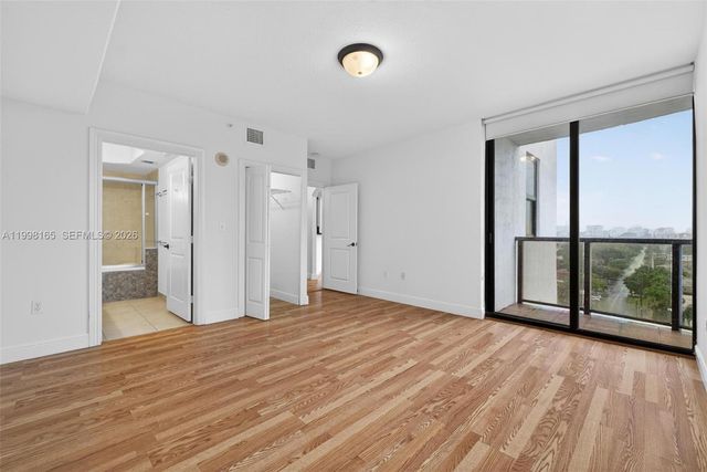 2301 SW 27th Ave 906, Miami, FL 33145