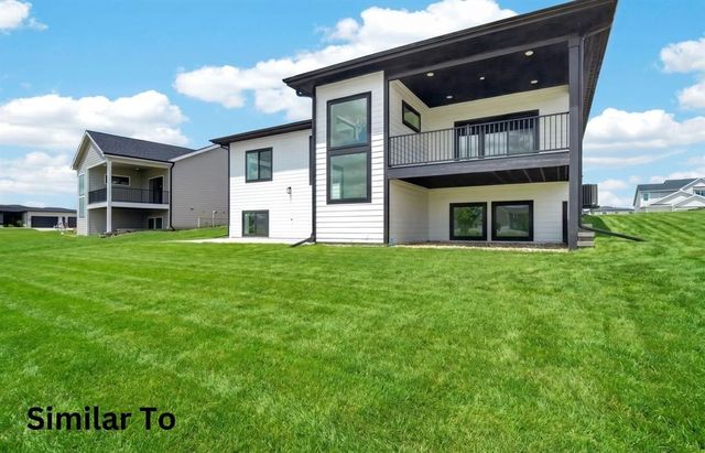 1435 NW Bull Run Court, Dallas Center, IA 50263