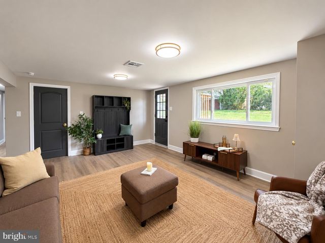 262 LEA LN, Warminster, PA 18974