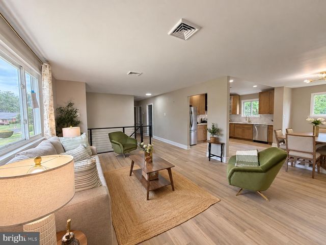 262 LEA LN, Warminster, PA 18974