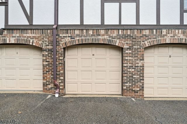 2 Heritage Dr H, Chatham Twp., NJ 07928