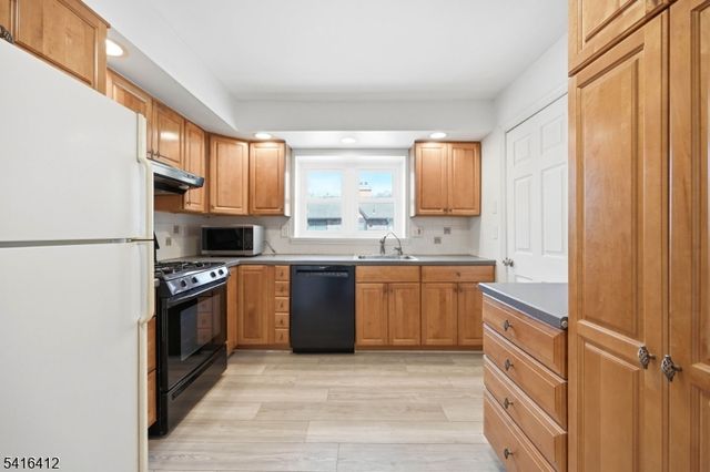 2 Heritage Dr H, Chatham Twp., NJ 07928