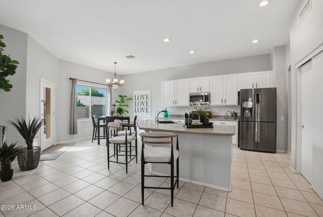 8541 E NEVILLE Avenue E, Mesa, AZ 85209