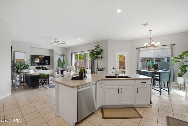 8541 E NEVILLE Avenue E, Mesa, AZ 85209