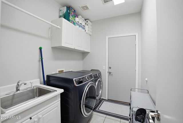 8541 E NEVILLE Avenue E, Mesa, AZ 85209