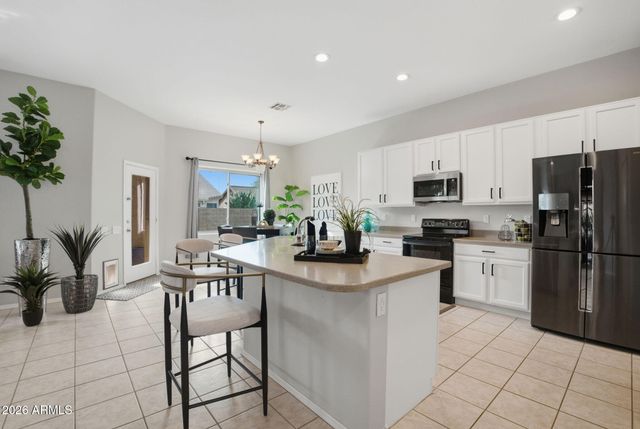 8541 E NEVILLE Avenue E, Mesa, AZ 85209