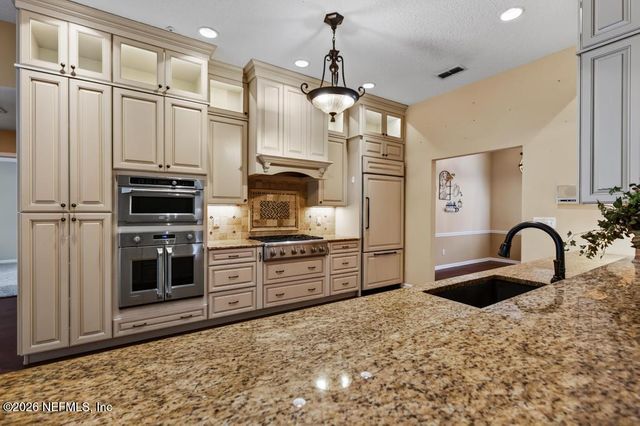 10087 PEBBLE RIDGE Drive N, Jacksonville, FL 32220