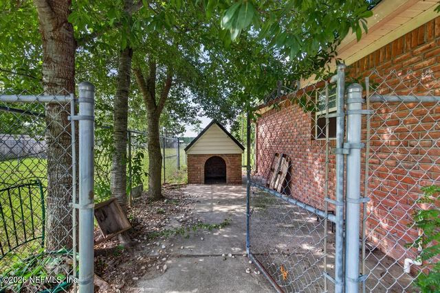 10087 PEBBLE RIDGE Drive N, Jacksonville, FL 32220
