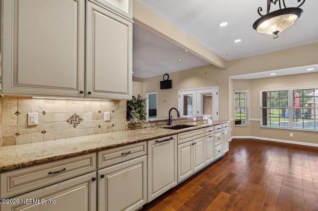 10087 PEBBLE RIDGE Drive N, Jacksonville, FL 32220
