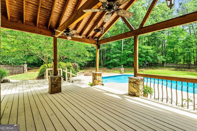 324 Chimney Sweep Circle, Peachtree City, GA 30269