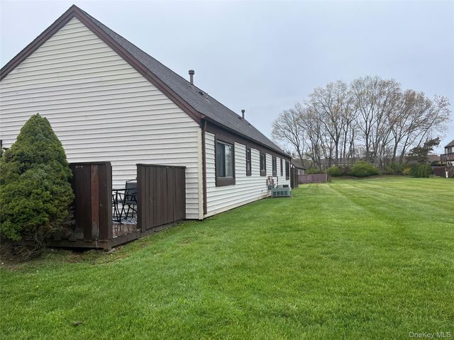 50 Gauguin Court 50, Middle Island, NY 11953