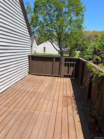 50 Gauguin Court 50, Middle Island, NY 11953