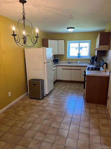 50 Gauguin Court 50, Middle Island, NY 11953