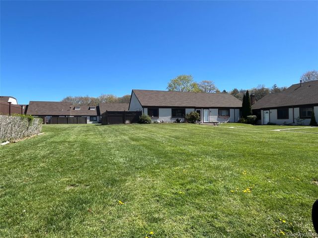 50 Gauguin Court 50, Middle Island, NY 11953