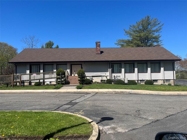 50 Gauguin Court 50, Middle Island, NY 11953