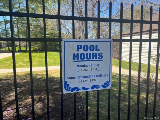 50 Gauguin Court 50, Middle Island, NY 11953