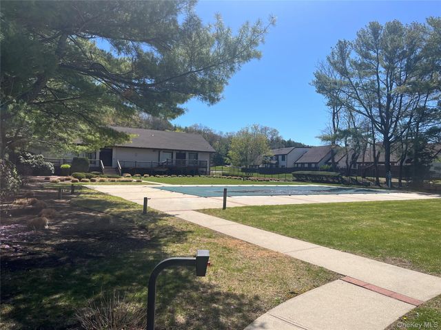 50 Gauguin Court 50, Middle Island, NY 11953