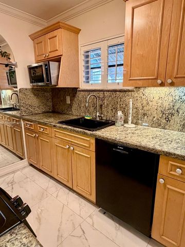 2844 Coconut Avenue A, Miami, FL 33133