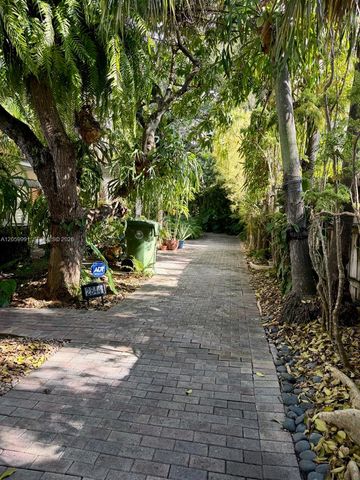 2844 Coconut Avenue A, Miami, FL 33133