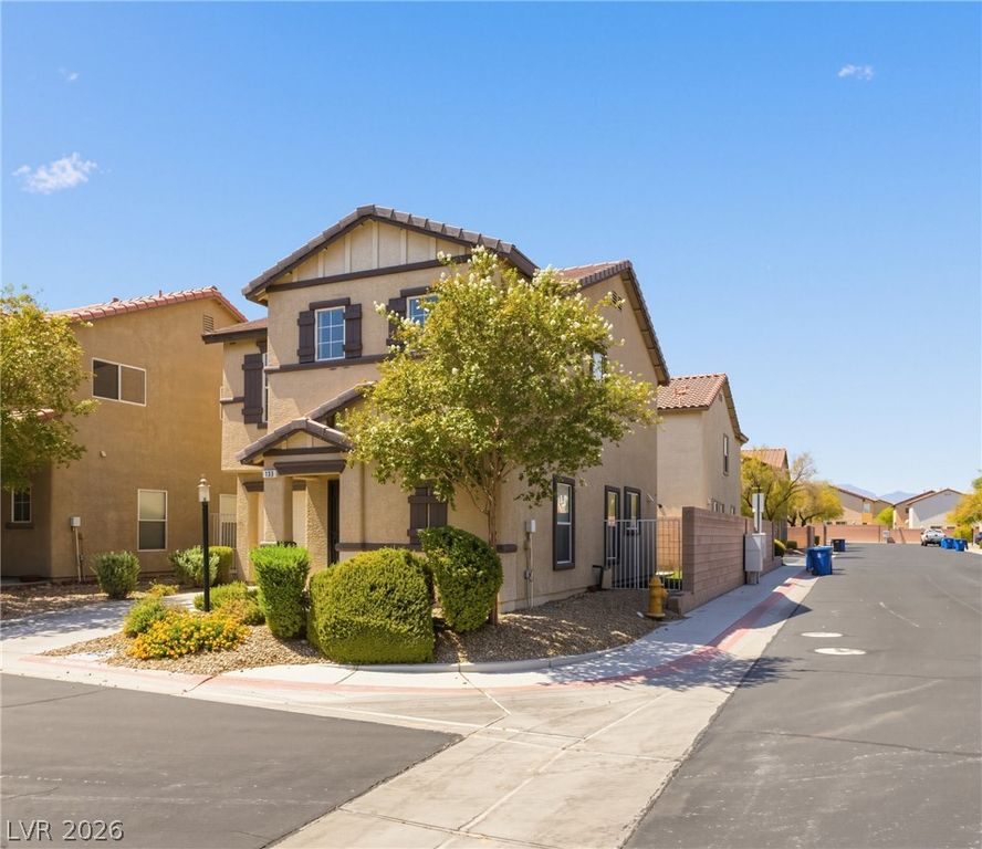 139 Trumphet Lilly Avenue, Las Vegas, NV 89183 — photo 2