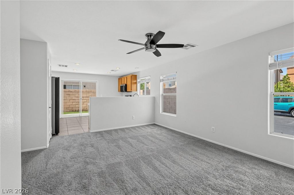 139 Trumphet Lilly Avenue, Las Vegas, NV 89183 — photo 4
